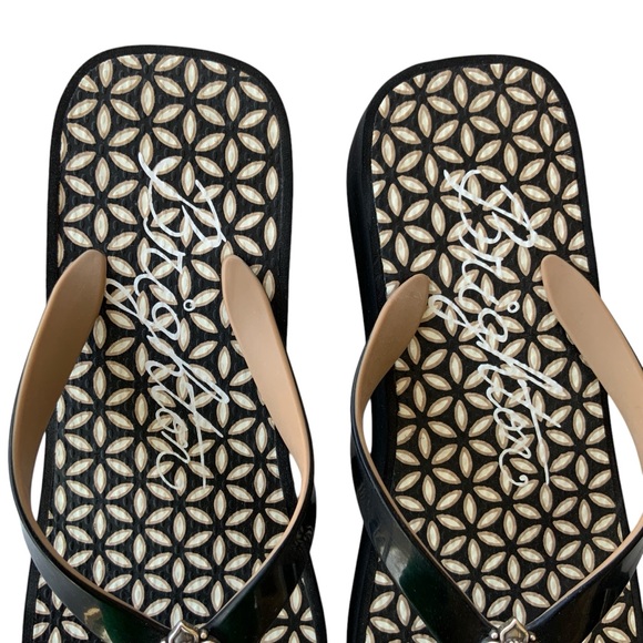 BRIGHTON Wedge Sandals Size 8 With Dust Bag Black Wedge Flip Flops Brand New - Picture 5 of 9